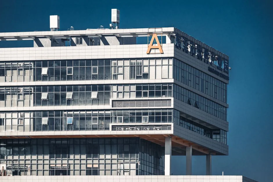 Accenture Slashes Full-Year Outlook — IT Sector Recovery at Risk — Business Economy