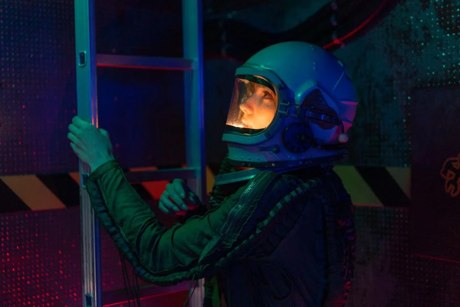 Indian Rocket Woman's Mars Mission Sari Now on Display at Smithsonian Museum — Education