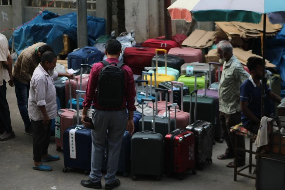 Iran War Squeezes NRI Deposits: Indians Pull Out $2 Billion in March