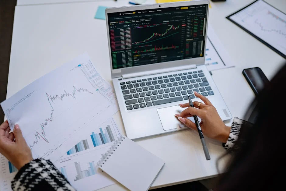 Sensex Rises 2.1% on April 15 as Tech Stocks Lead Recovery