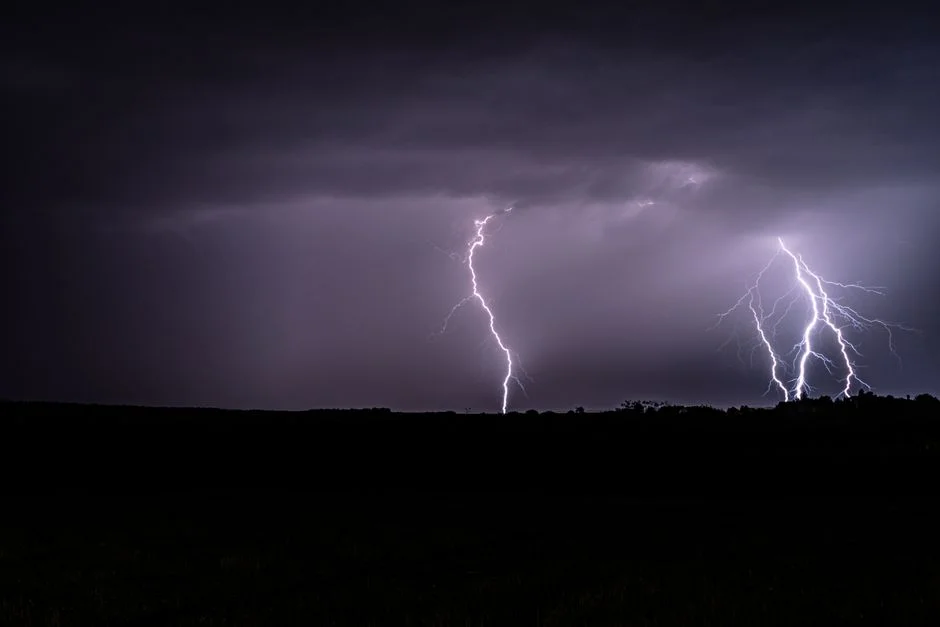 Thunderstorm Hits Delhi, Triggering 12°C Temperature Plunge Across City — Culture Religion